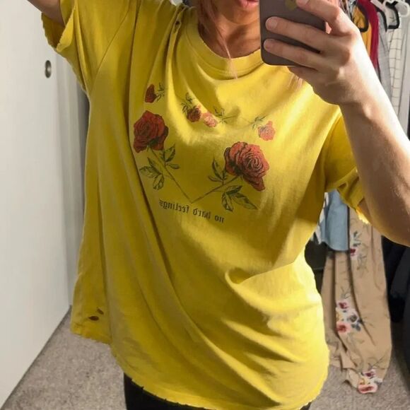 Forever 21 No Hard Feelings Distressed Short Sleeve Shirt Yellow & Red Medium - Picture 6 of 6